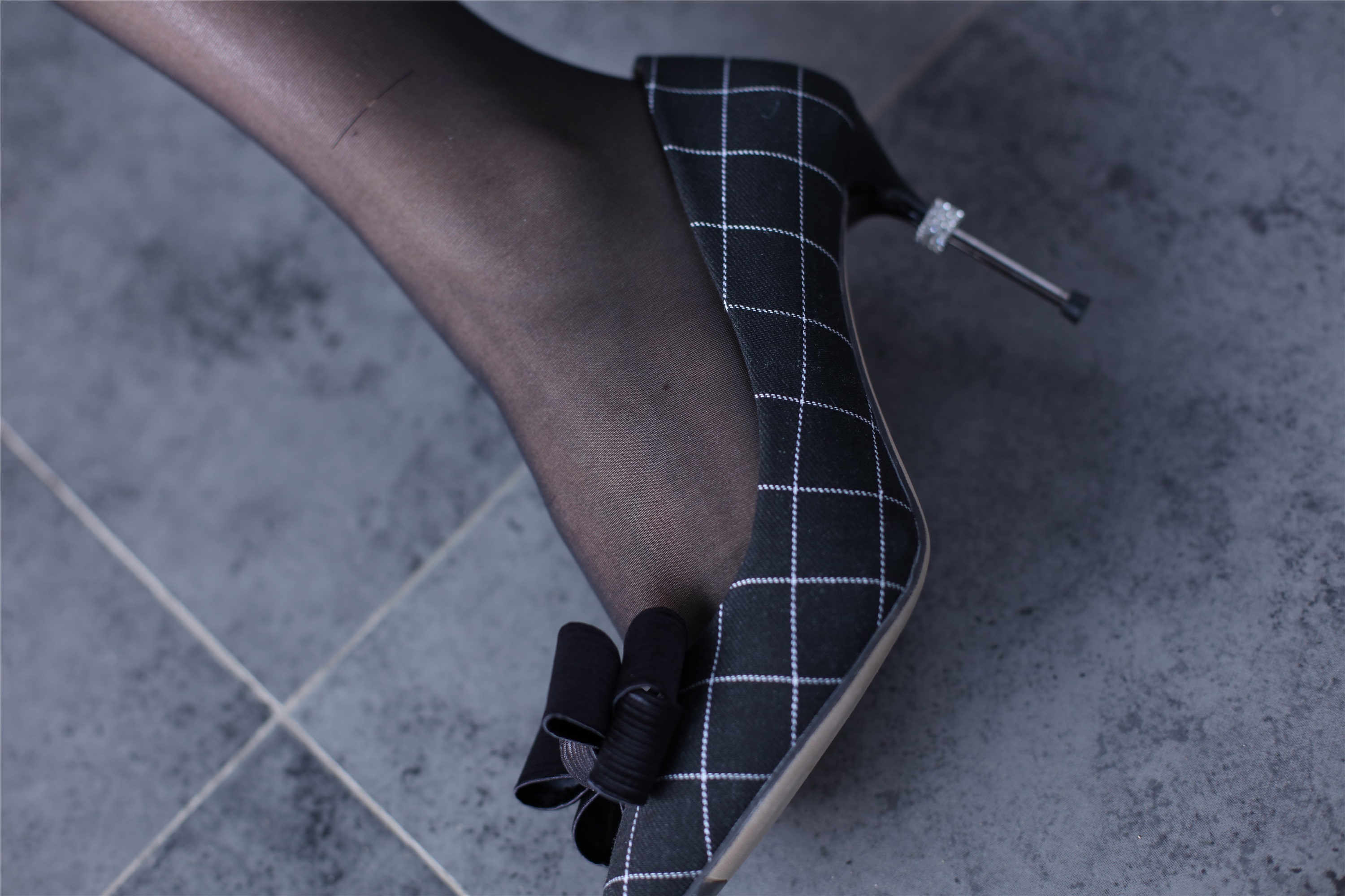 奈丝写真 NO.065 高高-针织裙搭配黑丝